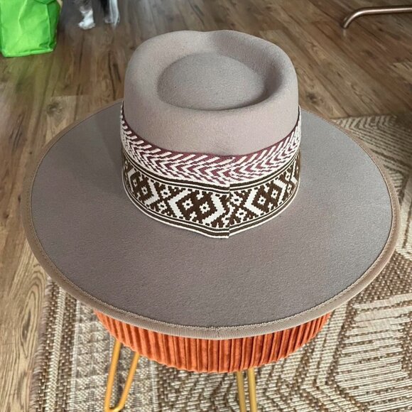 Luna Bloom Hand-Painted Hat - Picture 6 of 6